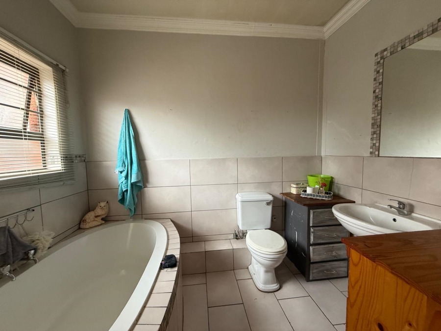 2 Bedroom Property for Sale in Waterval East North West